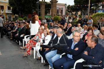  Telde con el empresario Grisaleña en la lectura del pregón de Santiago 2018 (Foto Antonio Alí)